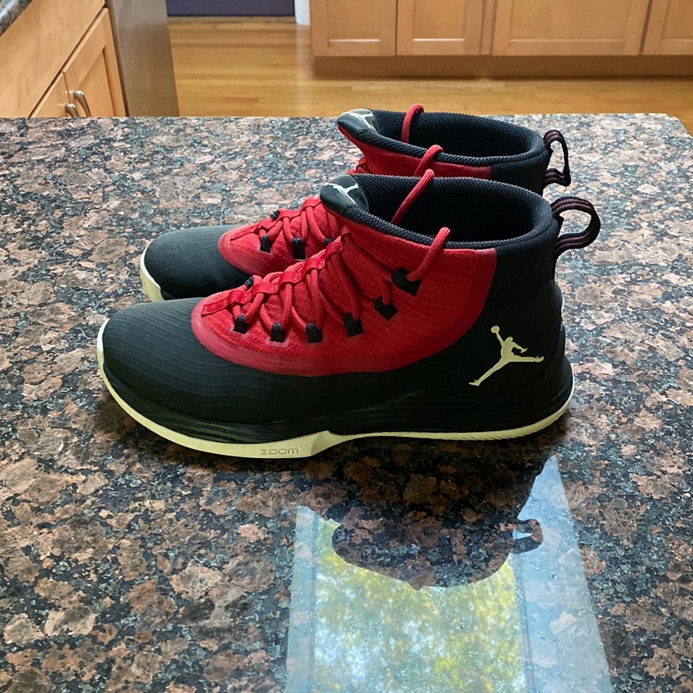Jordan Ultra Fly 2s, gently used, size 11 in.